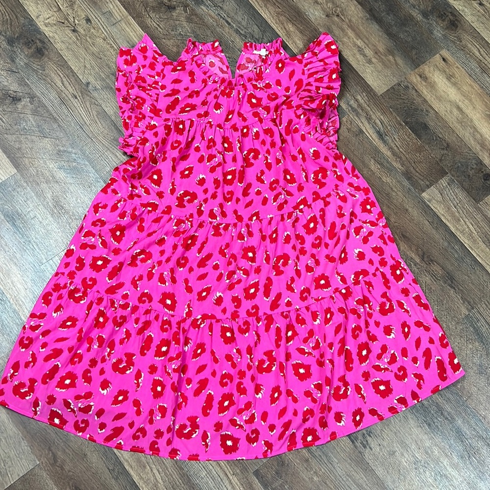 Medium pink leopard top